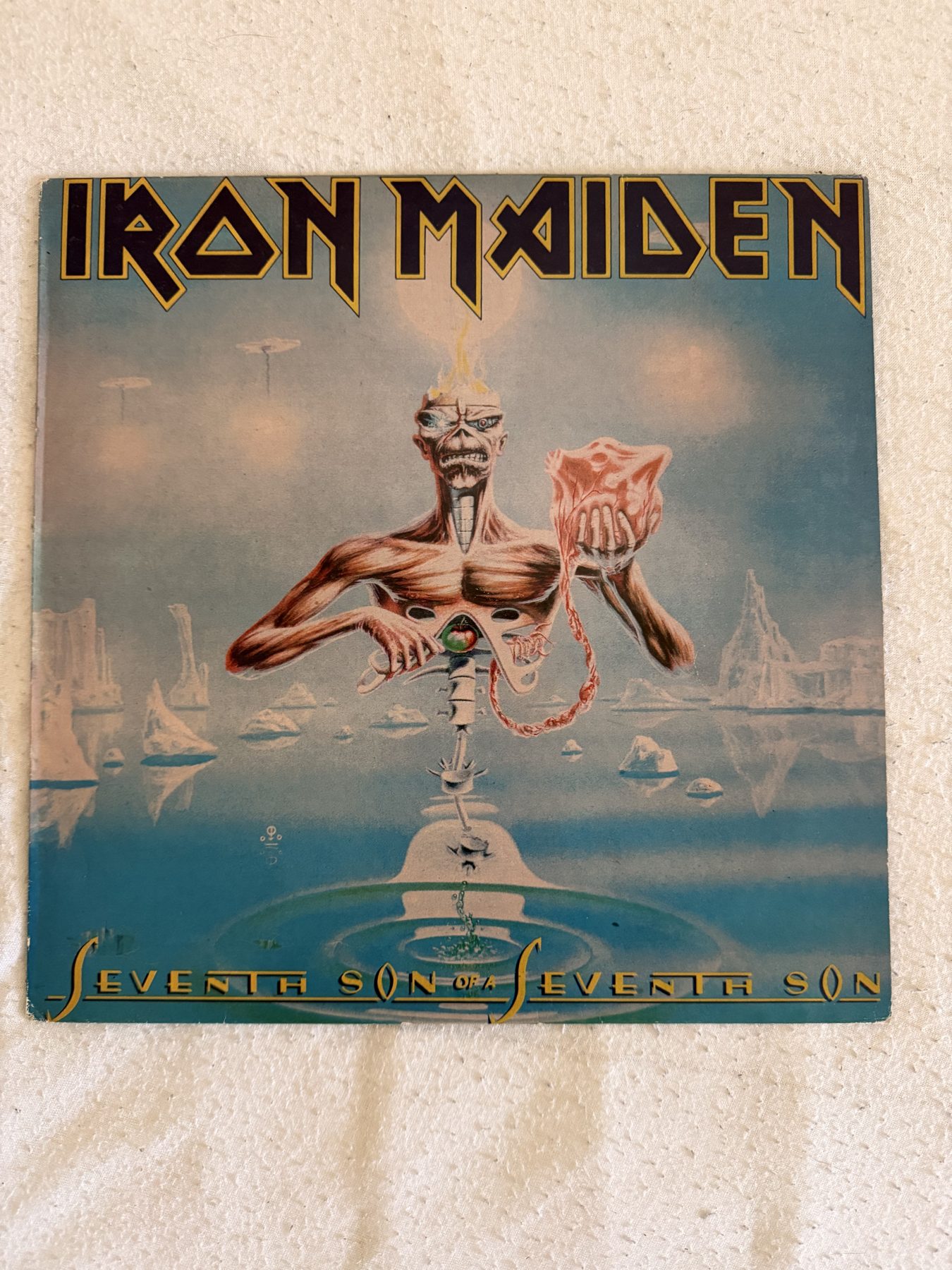 A photograph of pressing 25, Greece