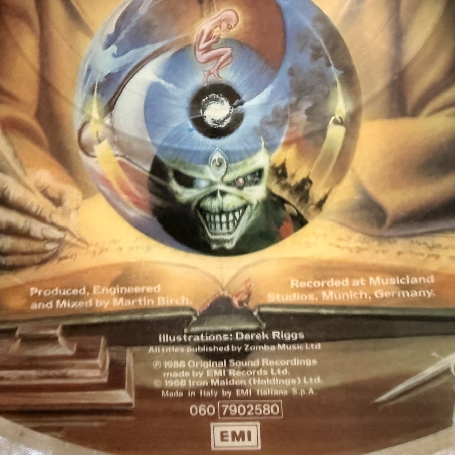 Label of pressing 33, Italy